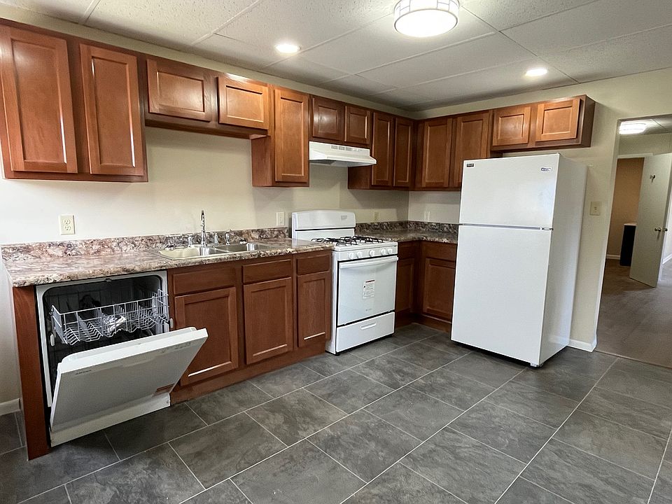 1st image of 220 E Cook St #2