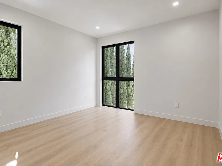 428 Arnaz Dr — Photo 19