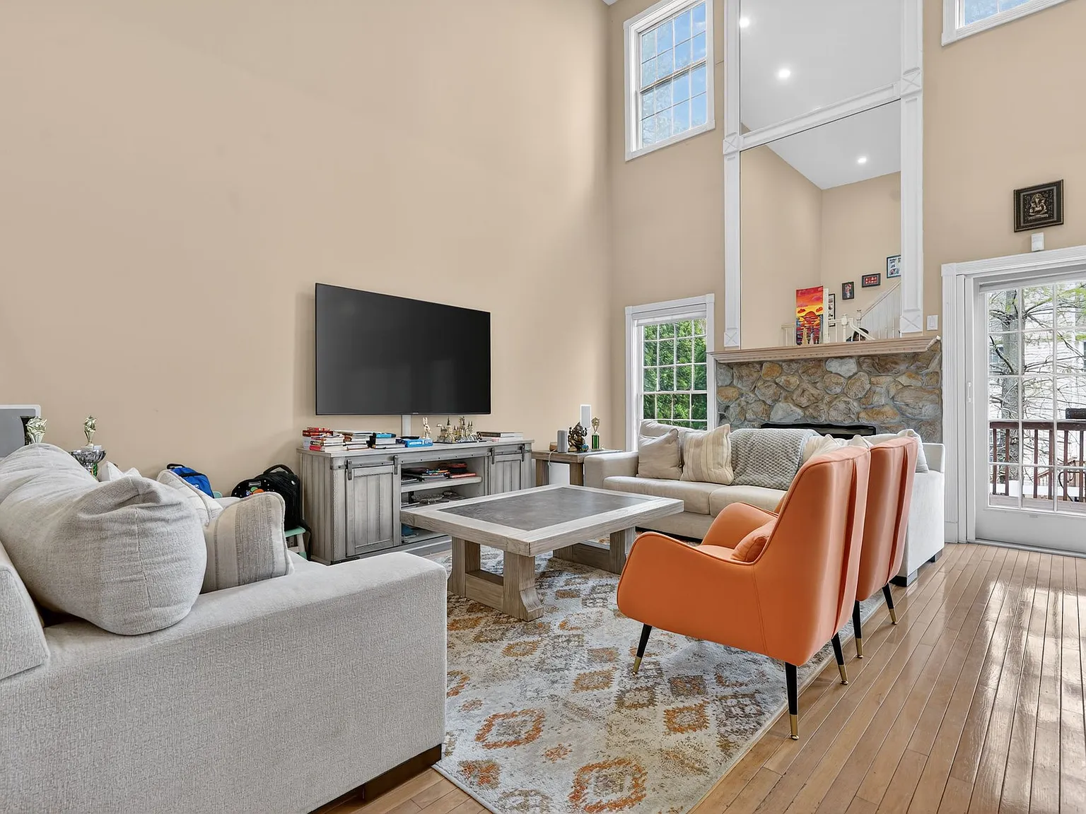 2 bed, 3.5 bath, 2074 sqft, $5,200 — Photo 3