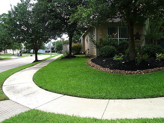 Corner house on a Cul-de-sac street. Beautiful shade trees