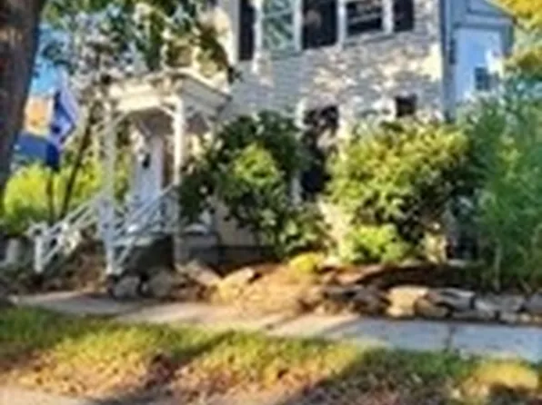 12 Mayhew St #1, Hopkinton, MA 01748