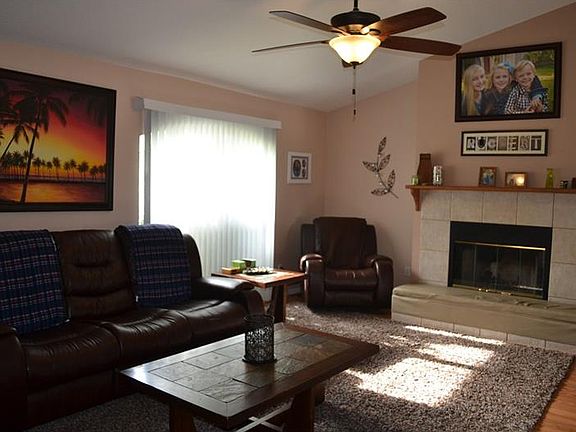 3rd image of 635 Cypress Ave