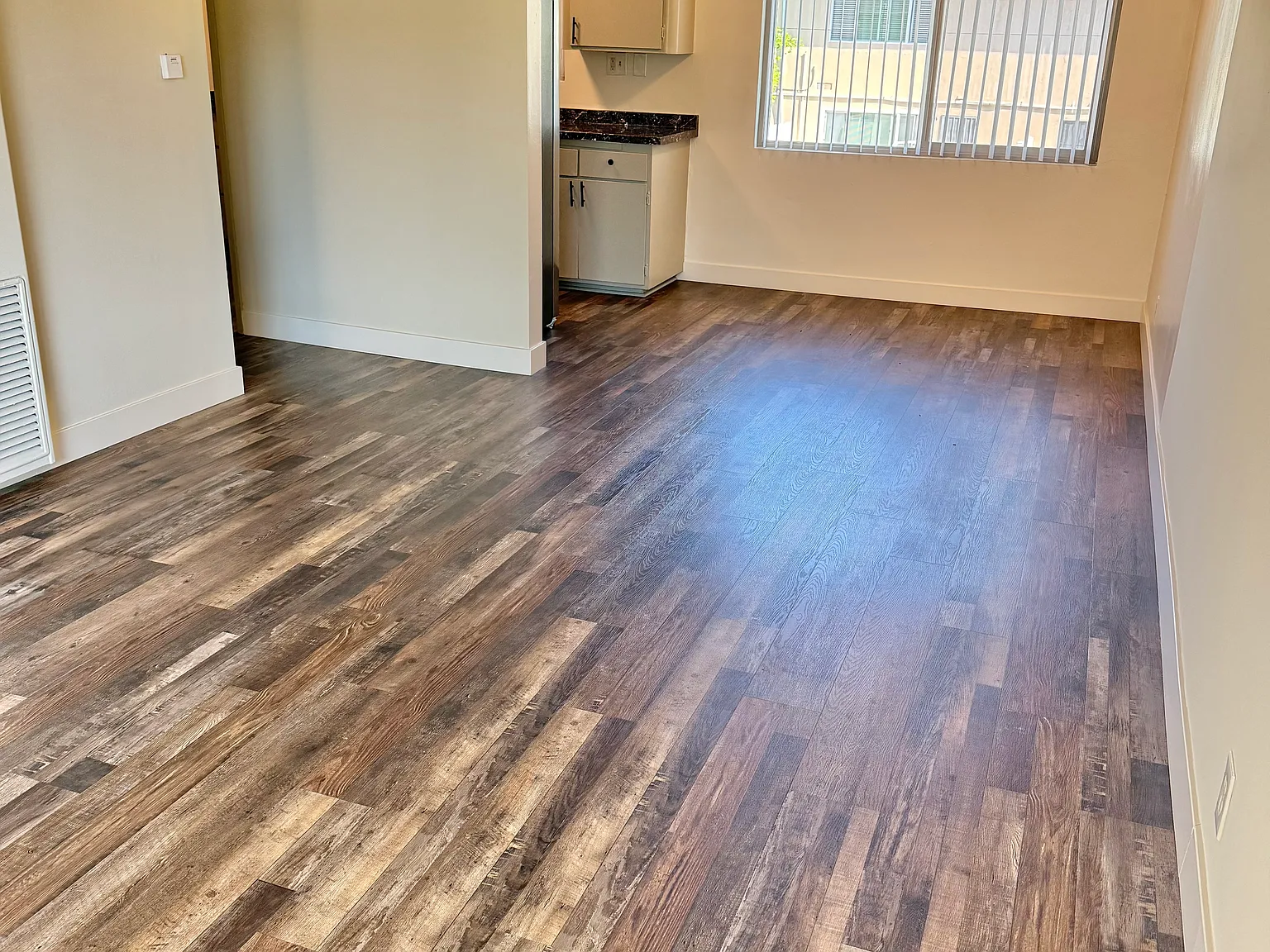 Village Glen Apartments — Photo 3