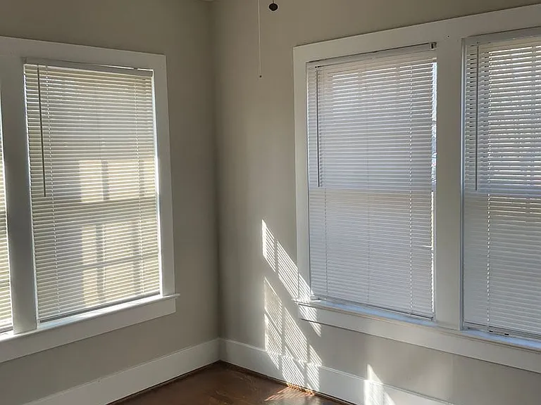 438 S Margin St — Photo 13