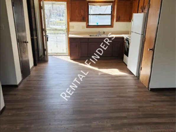 584 Spinnaker Ln, Green Bay, WI 54302