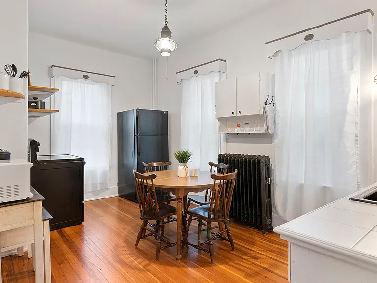 1046 Congress St #1 — Photo 15
