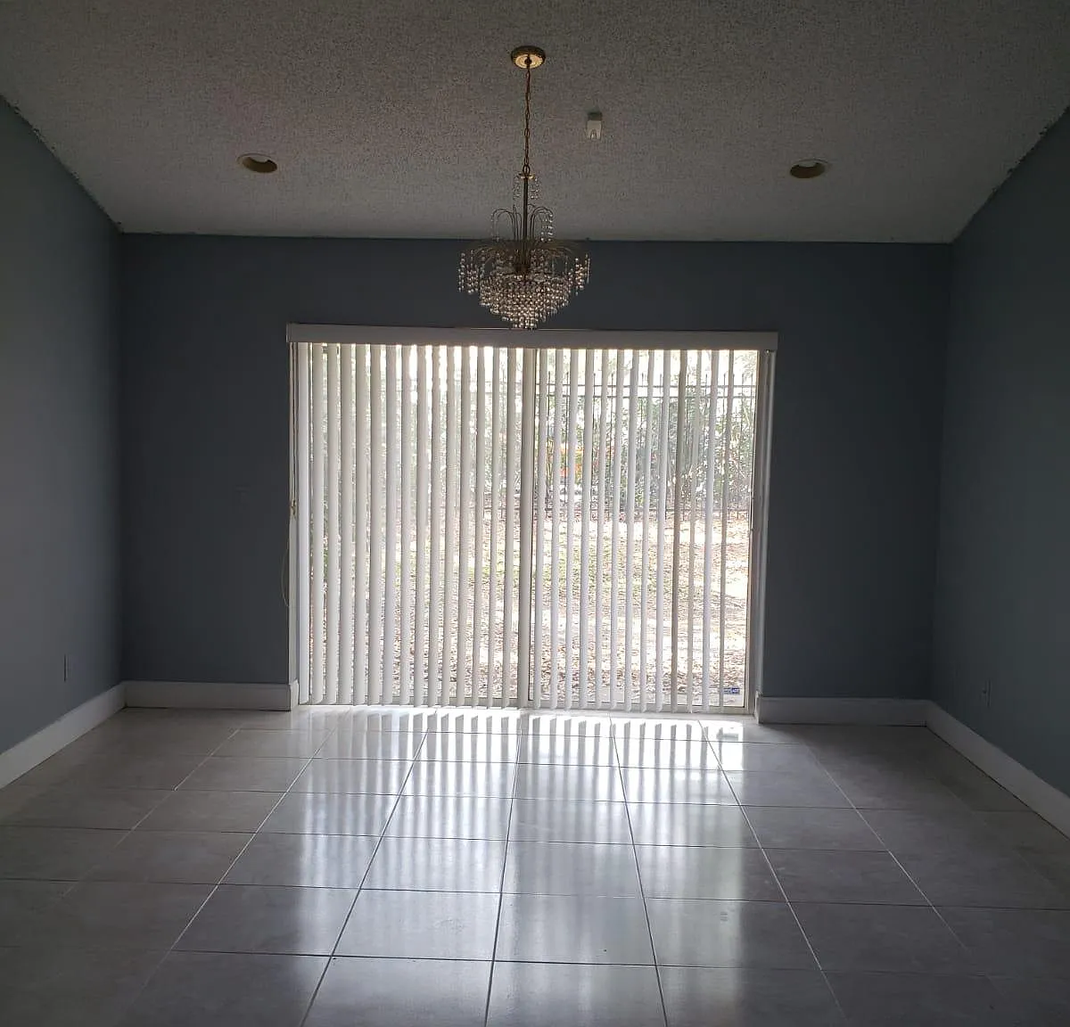 3 bed, 1120 sqft, $1,900 — Photo 3
