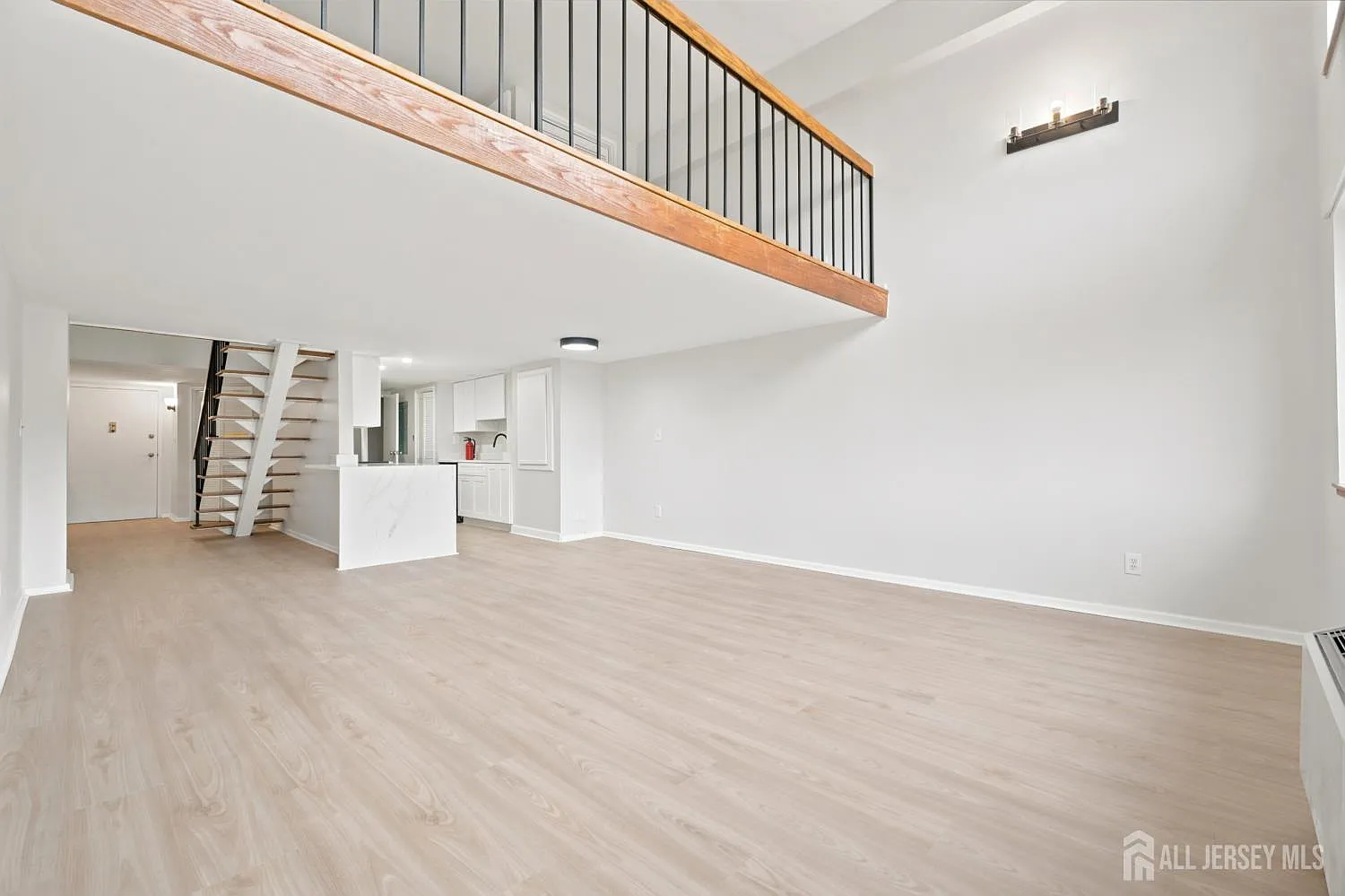 2 bed, 1.5 bath, 596 sqft, $2,800 — Photo 3