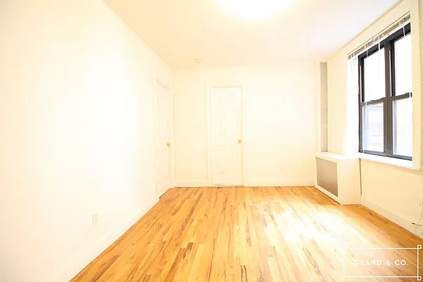 Rented by Grand & Co. | media 6