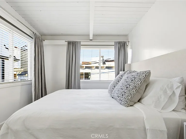 121 Rosecrans Ave #C — Photo 10