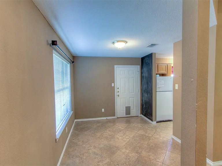 2325 Antelope Ln — Photo 4