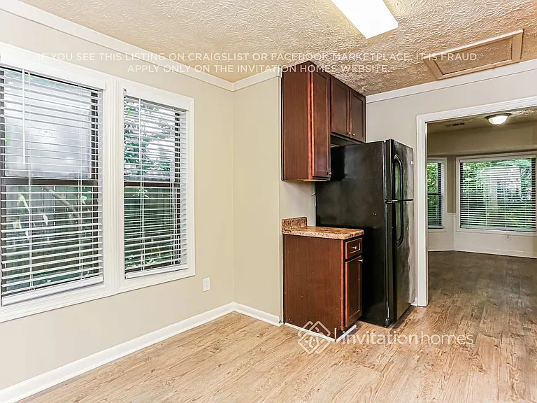 4821 Chapelle Ct — Photo 8