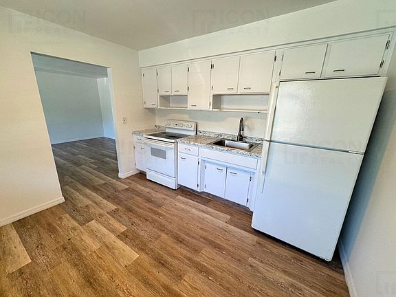 3rd image of 403 NW 25th St #1