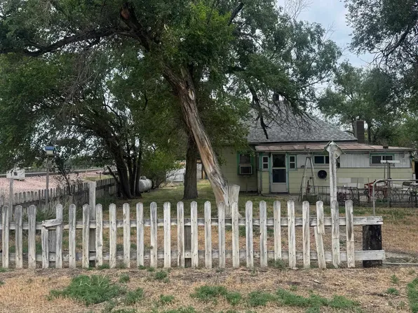 72 Old Highway 18, Edgemont, SD 57735