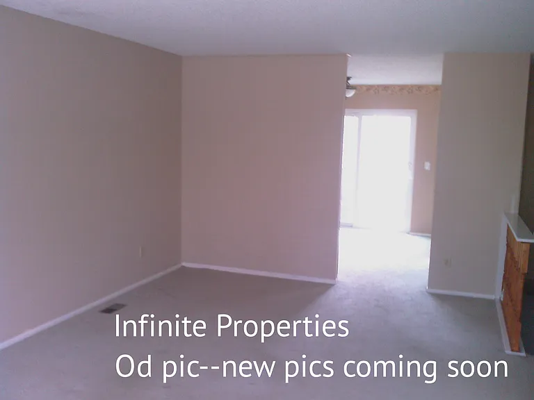 18691 E Brown Pl — Photo 2