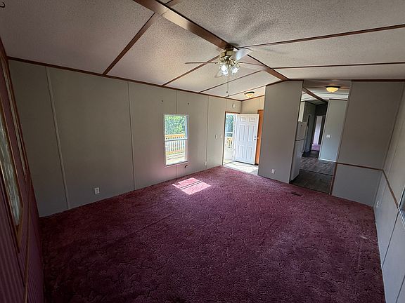 4th image of 205 Ash Ln