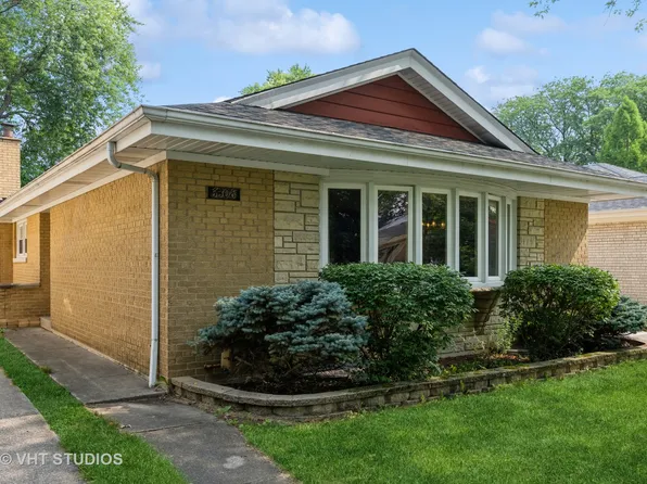 6308 W Greenleaf Ave, Chicago, IL 60646