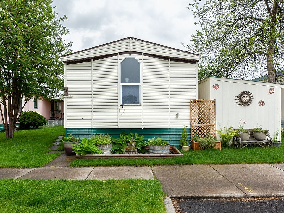 1st image of 729 E Travois