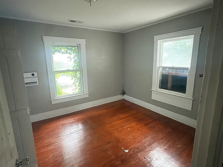 709 W Ash St — Photo 1