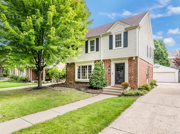 4760 N Woodburn STREET, Whitefish Bay, WI 53211
