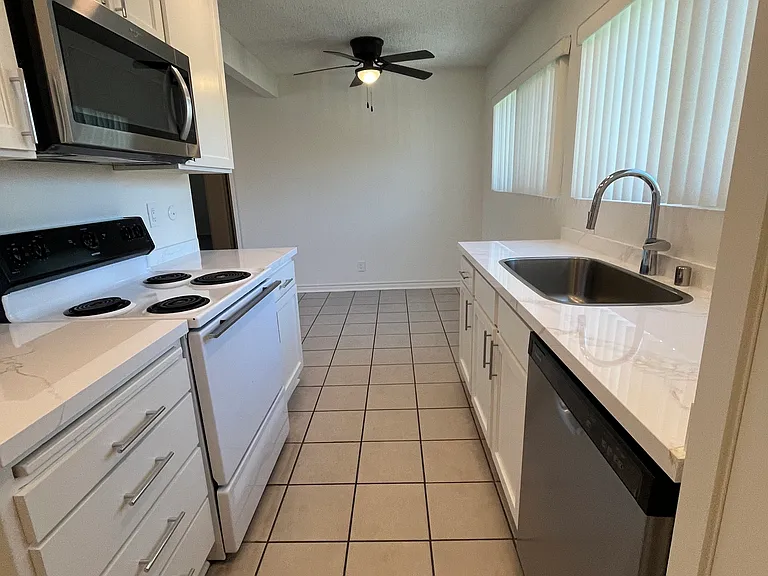 Chapman Meadows Apartments — Photo 25