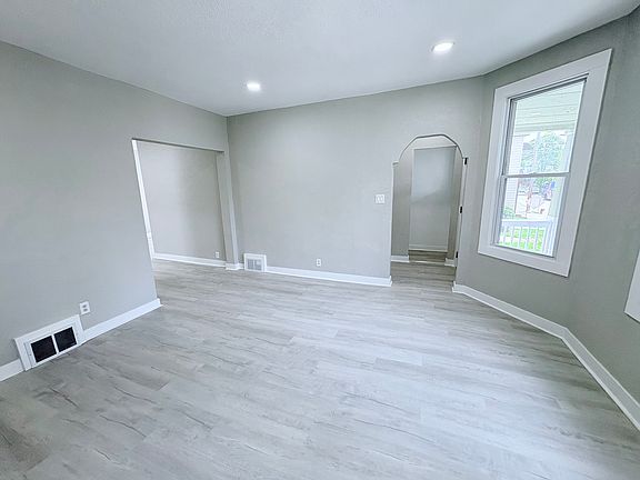 5th image of 2166 S 6th St #2166