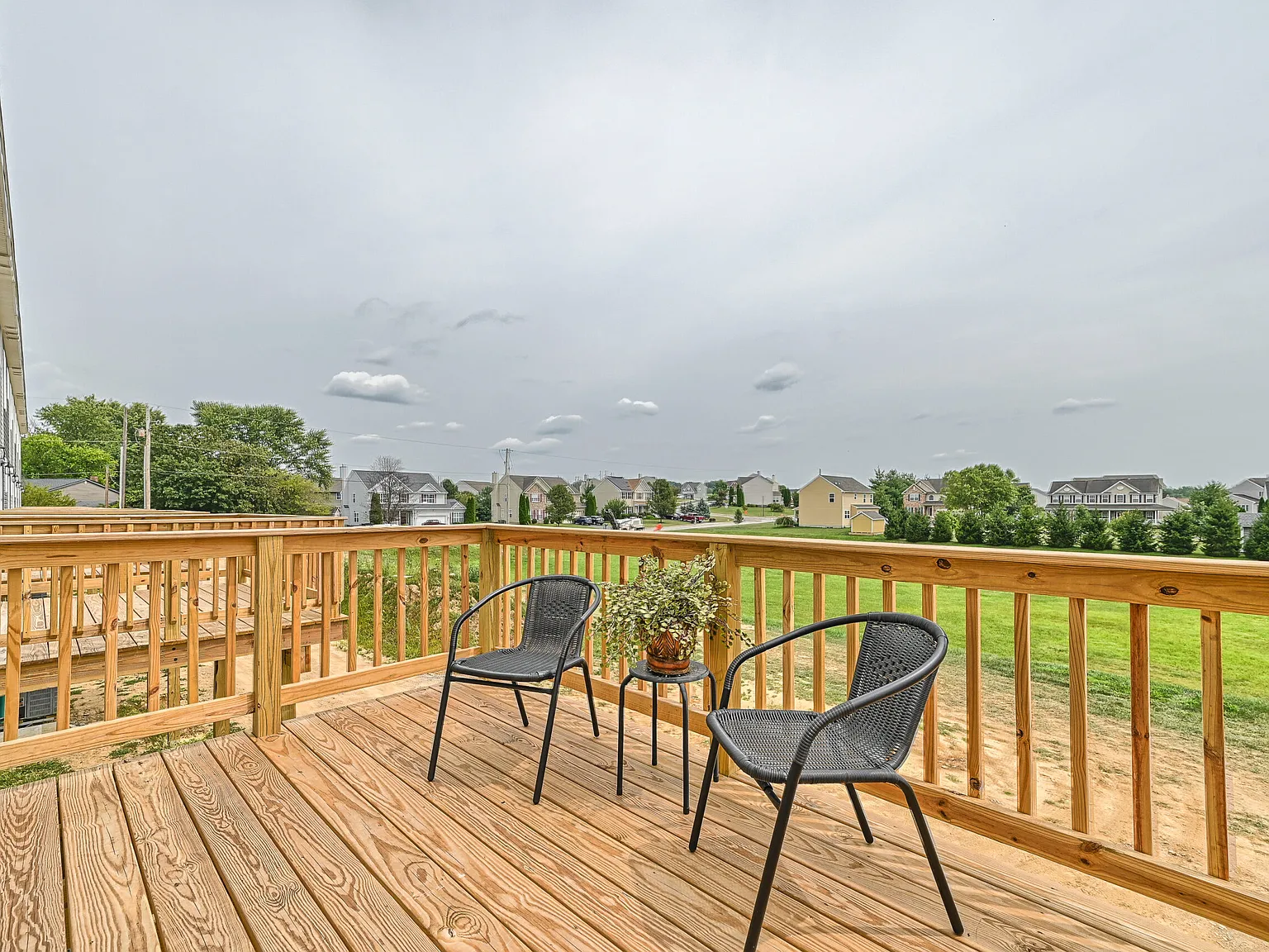 3 bed, 2.5 bath, 1600 sqft, $2,100 — Photo 3