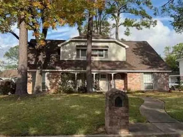 1018 Lodgehill Ln, Houston, TX 77090