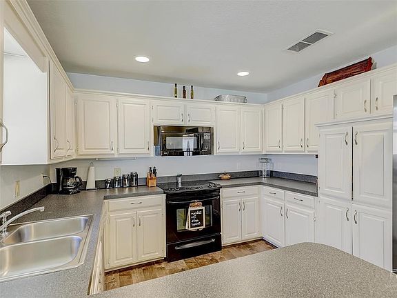 4th image of 223 Gwendola Dr