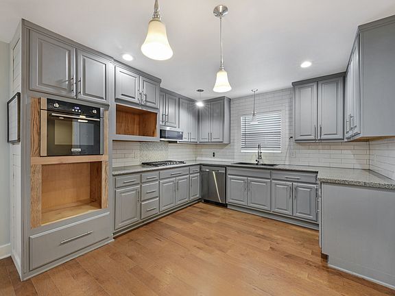 4th image of 2223 Burnet St