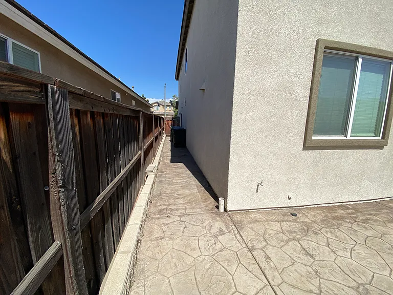 1393 Veronica Trl — Photo 24