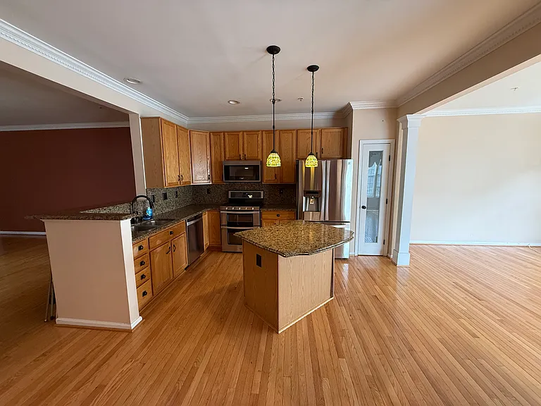 9908 Greenspire Way — Photo 3
