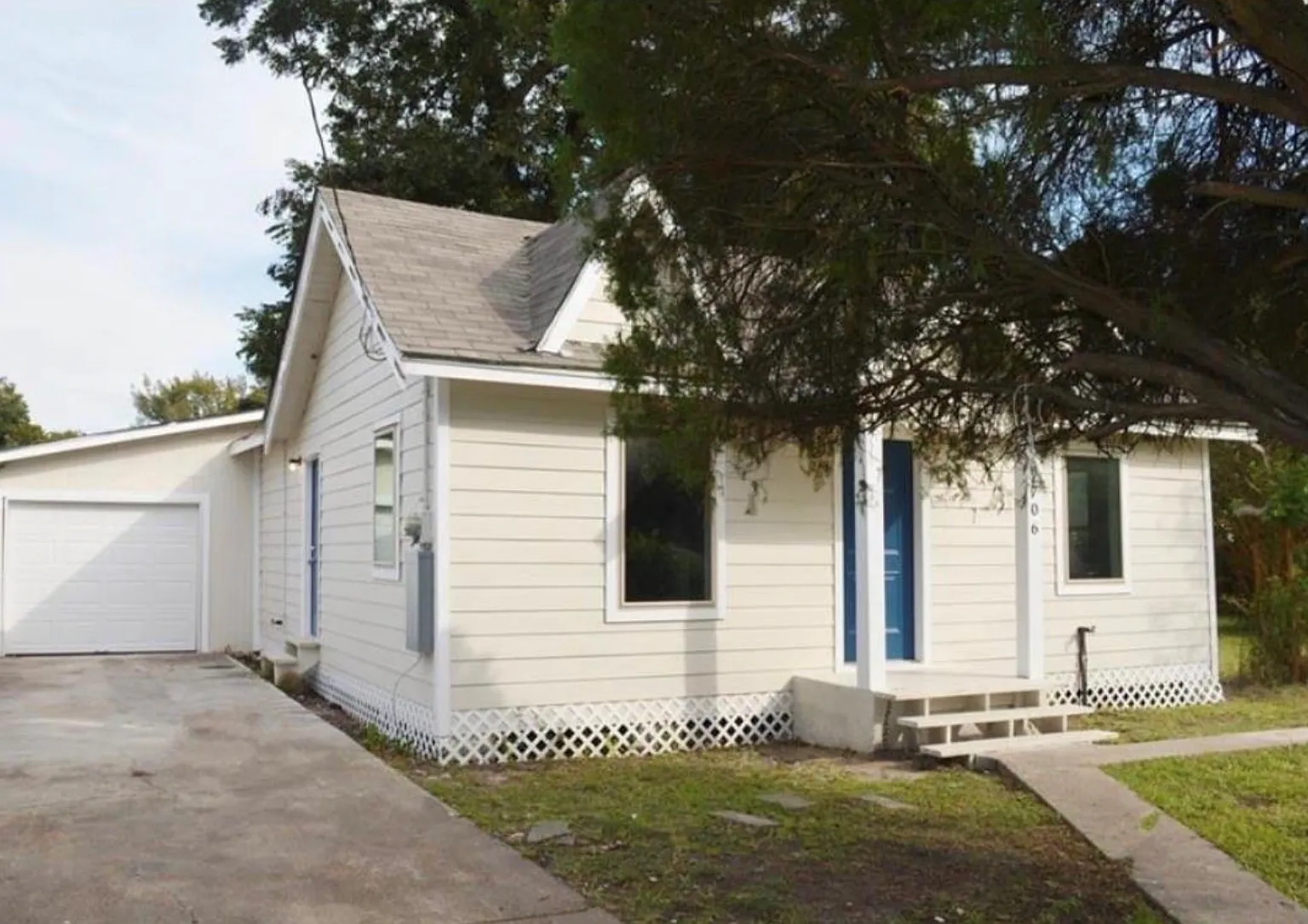 3 bed, 1288 sqft, $1,450 — Photo 1