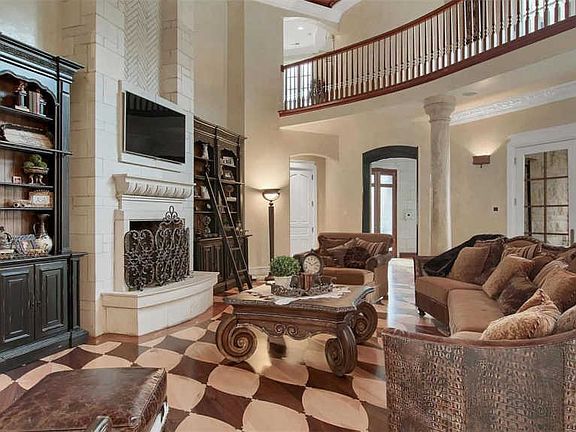 5th image of 19203 Brookhollow Dr