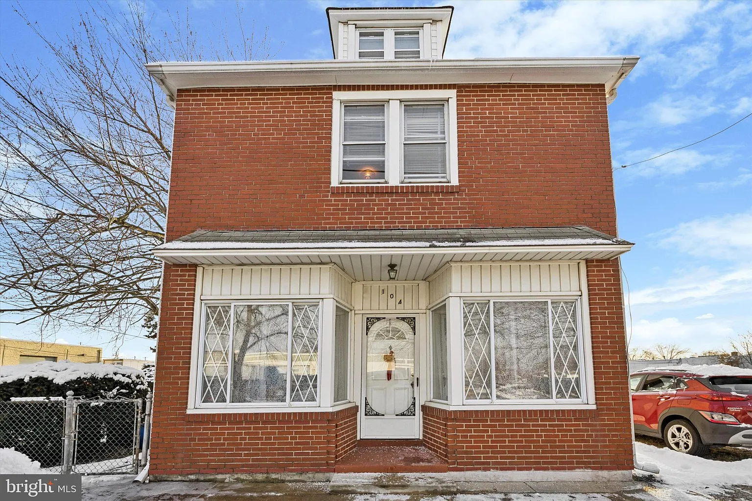 104 Monroe St photo 1