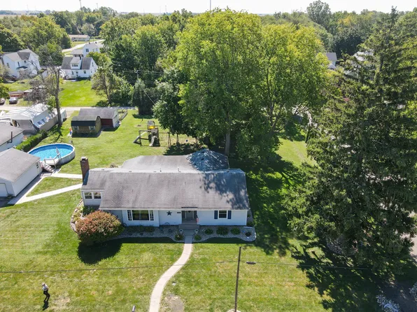 430 E Concord St, Sheldon, IL 60966
