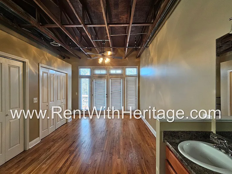 130 W Montgomery St #D — Photo 14