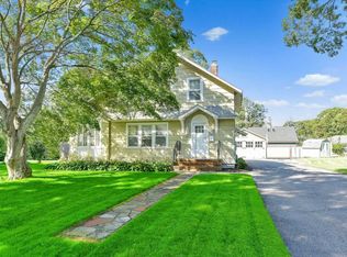 92 Monroe Ave, Patchogue, NY 11772