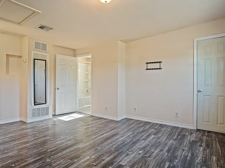 1424 NW 33rd St #A — Photo 15