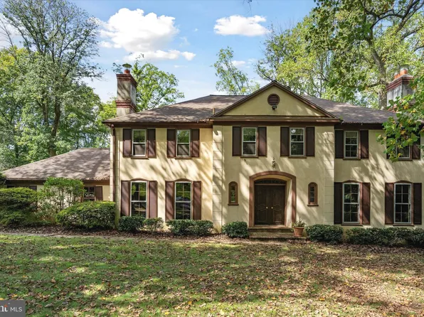 1285 Club House Rd, Gladwyne, PA 19035
