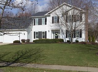 765 Adam Run Rd, Cuyahoga Falls, OH 44223