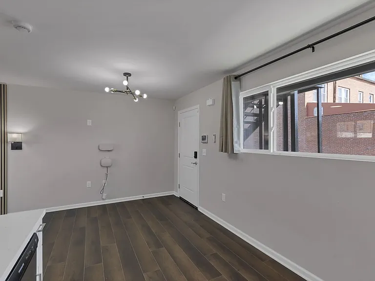 35 Parsons Ave #B — Photo 3