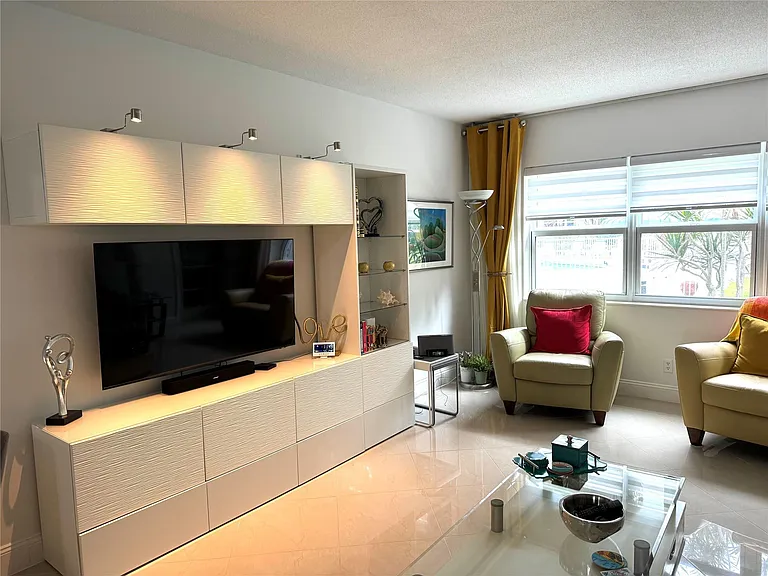 1481 Ocean Blvd #124 — Photo 3