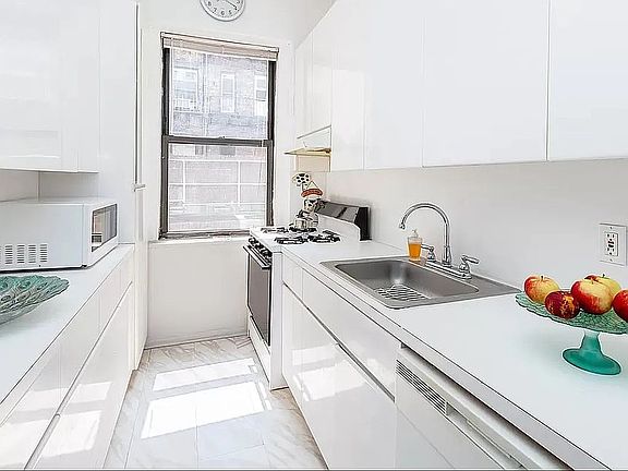 5th image of 181 E 93rd St APT 1G
