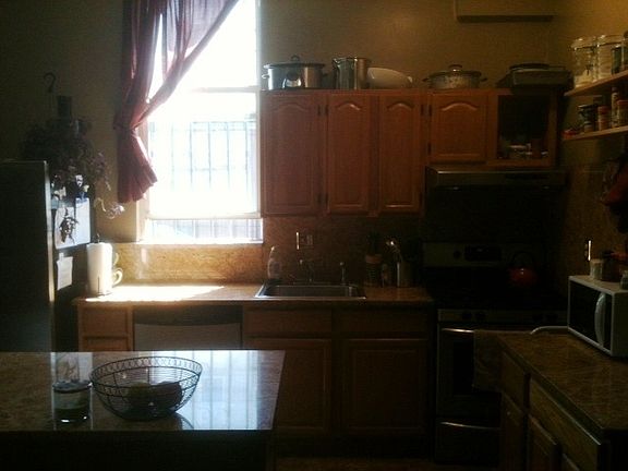 4th image of 295 19th St