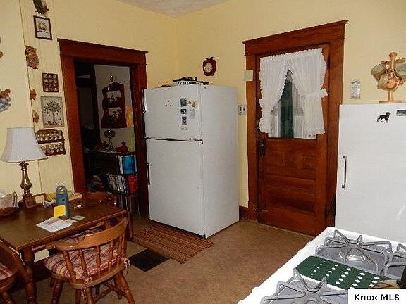 3rd image of 602 W Vine St