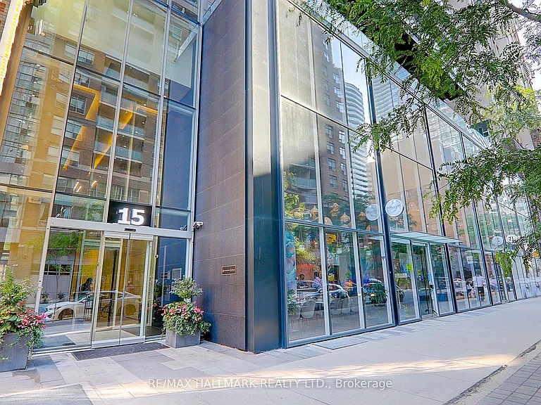 15 Grenville St #1406 — Photo 3