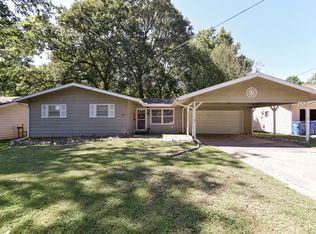 1043 S Gelven Ave, Springfield, MO 65804