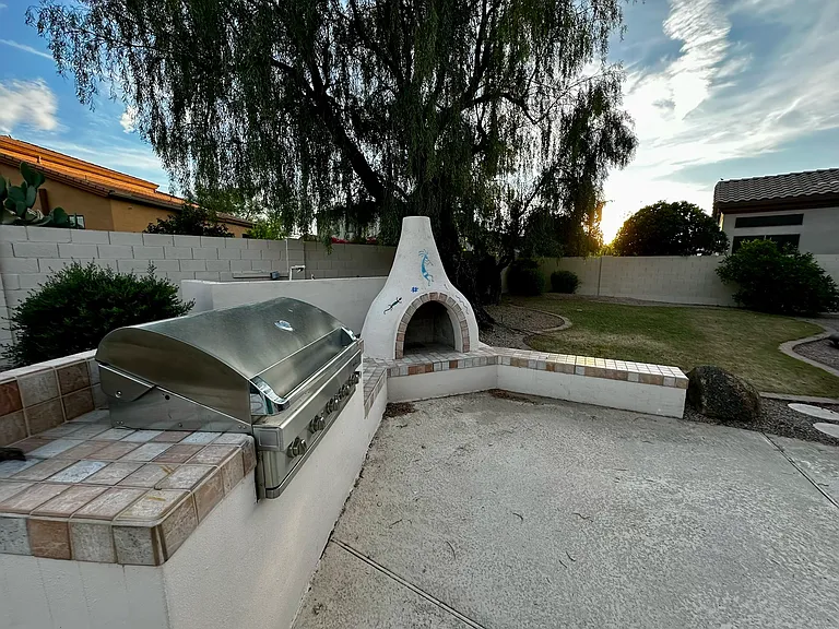 E Patrick Ln — Photo 10