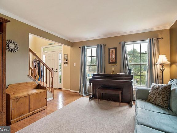 4th image of 9431 Worthington Dr